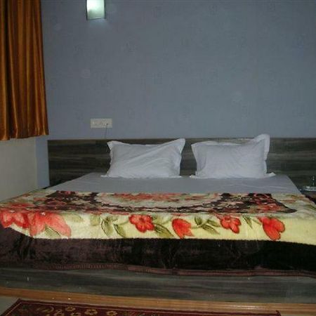 Sbm Hotel Juliāsar Esterno foto